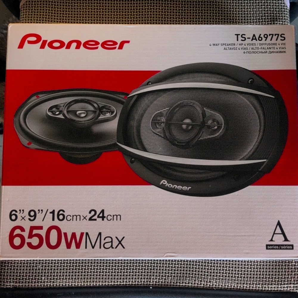 PIONEER 650WMAX CAR SPEAKERS